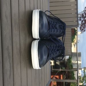 Kenneth Cole Shoes - Kenneth Cole Blue Mixed Platform Sneaker - Size 11 Kenneth Cole Shoes - Kenneth Cole Blue Mixed Platform Sneaker - Size 11